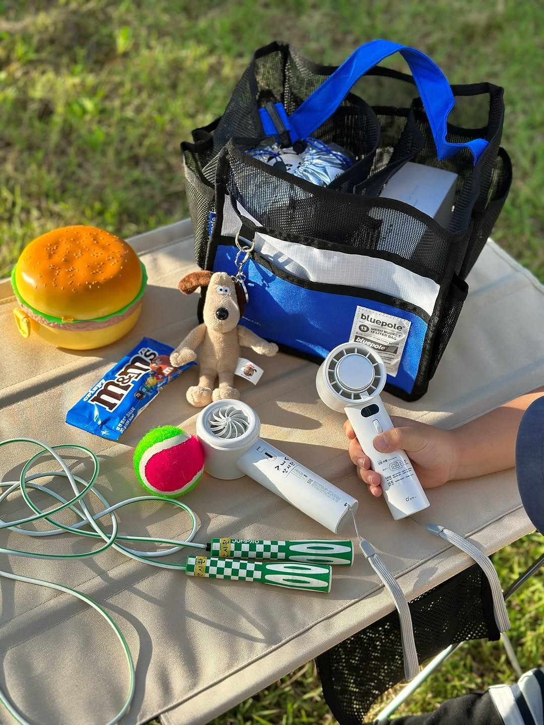 Photo shared by 루나의 캠핑&살림 on July 23, 2025 tagging @camfit_official, and @aiolab.official. May be an image of frisbee, toy, tool bag and text.