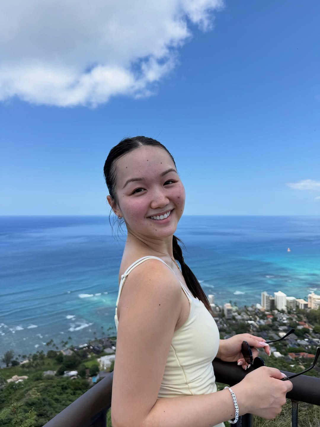 gracemay_official 게시물 이미지: I definitely did not sweat my butt off hiking...