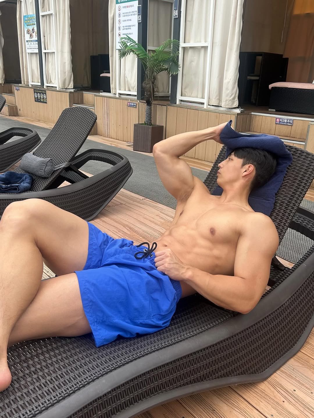 gressub 게시물 이미지: ㅡ
애월 흑돼지 로딩 
비시즌 바디프로필

Model - @gressub...