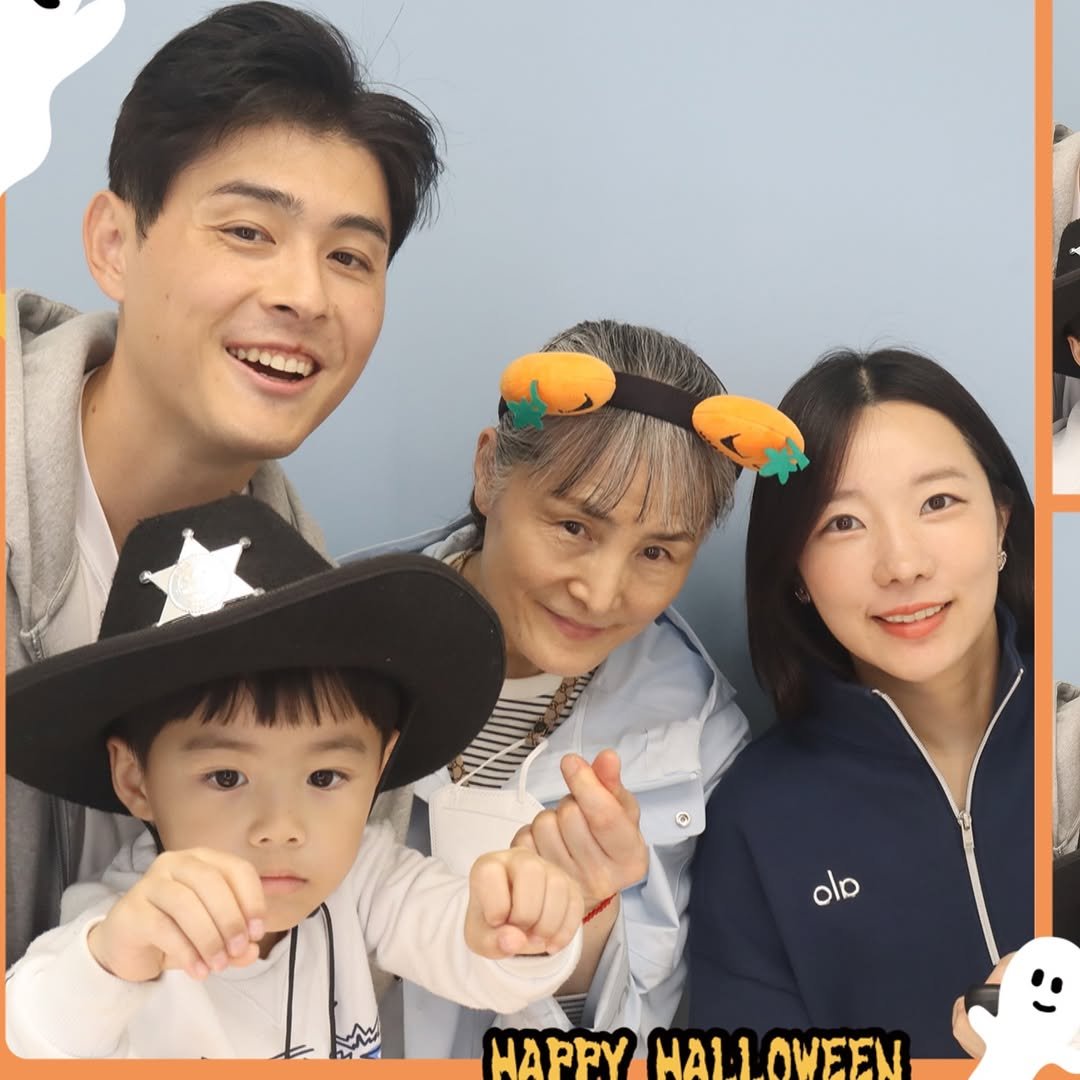 Photo by 끄리나&서루파파 박규석 현재는 남대규🖤 on November 02, 2025. May be an image of one or more people, hair, costume and text that says 'olD HARPY MAI OWEEN'.