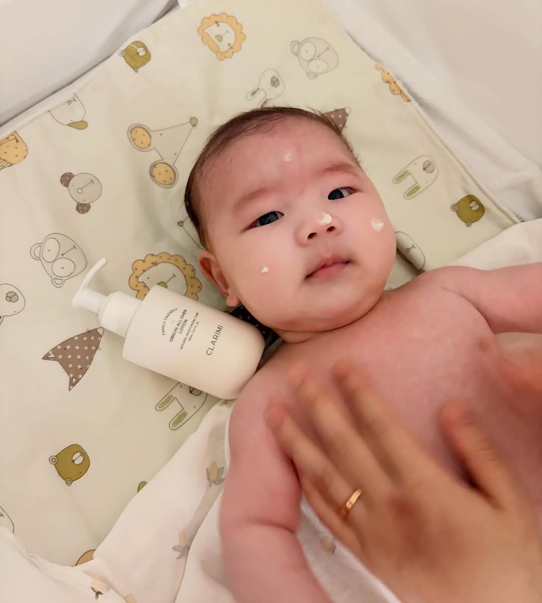 gs___park 게시물 이미지: 끌라리미 도배 좀 시작해볼께요..🙏
만들었어요. 뭐라고 시작해야될지 모르겠지만
그냥...