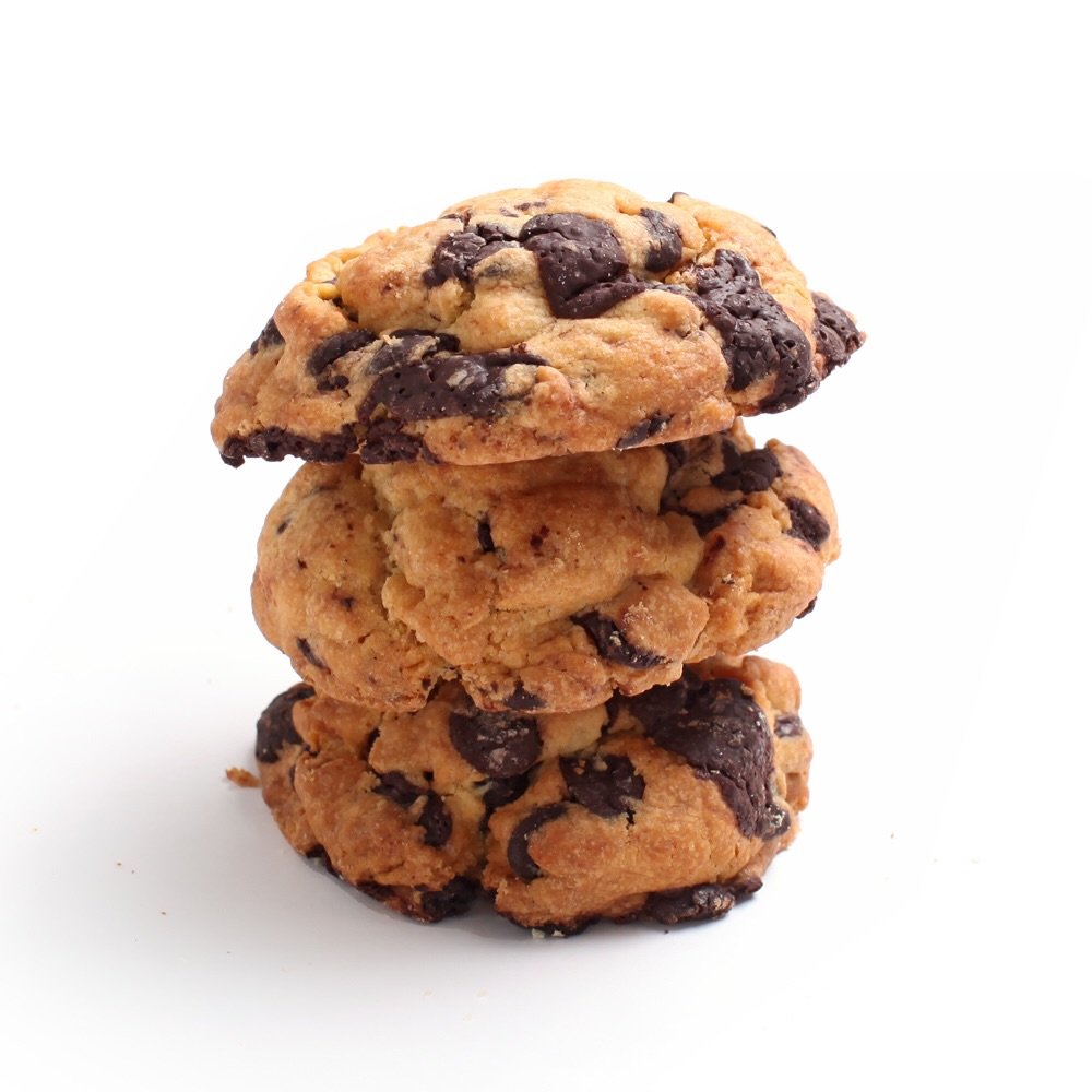 Photo by 끄리나&서루파파 박규석 현재는 남대규🖤 on December 22, 2025. May be an image of oatmeal cookies, cookies, raisin and text.