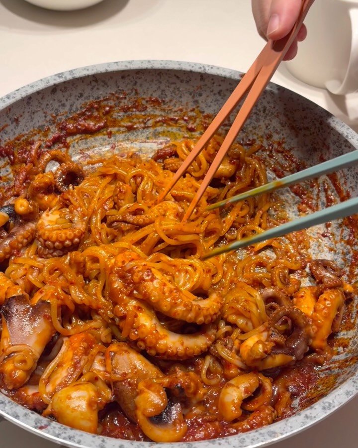 gs___park 게시물 이미지: 추천해주신 감자사리가 또 이렇게 궁합이 좋을 줄몰랐네요.
물론 무엇을 넣어도 맛있는...