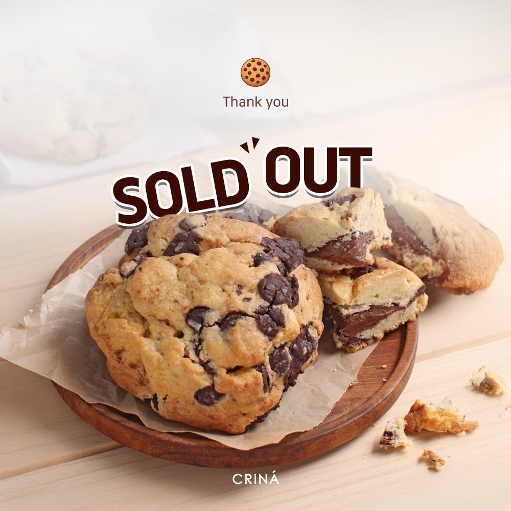 Photo by 끄리나&서루파파 박규석 현재는 남대규🖤 on December 23, 2025. May be an image of turnover, cookies, oatmeal cookies, raisin, scone, bread and text that says 'Thank you SOLD SOLDOUT OUT CRINÁ'.