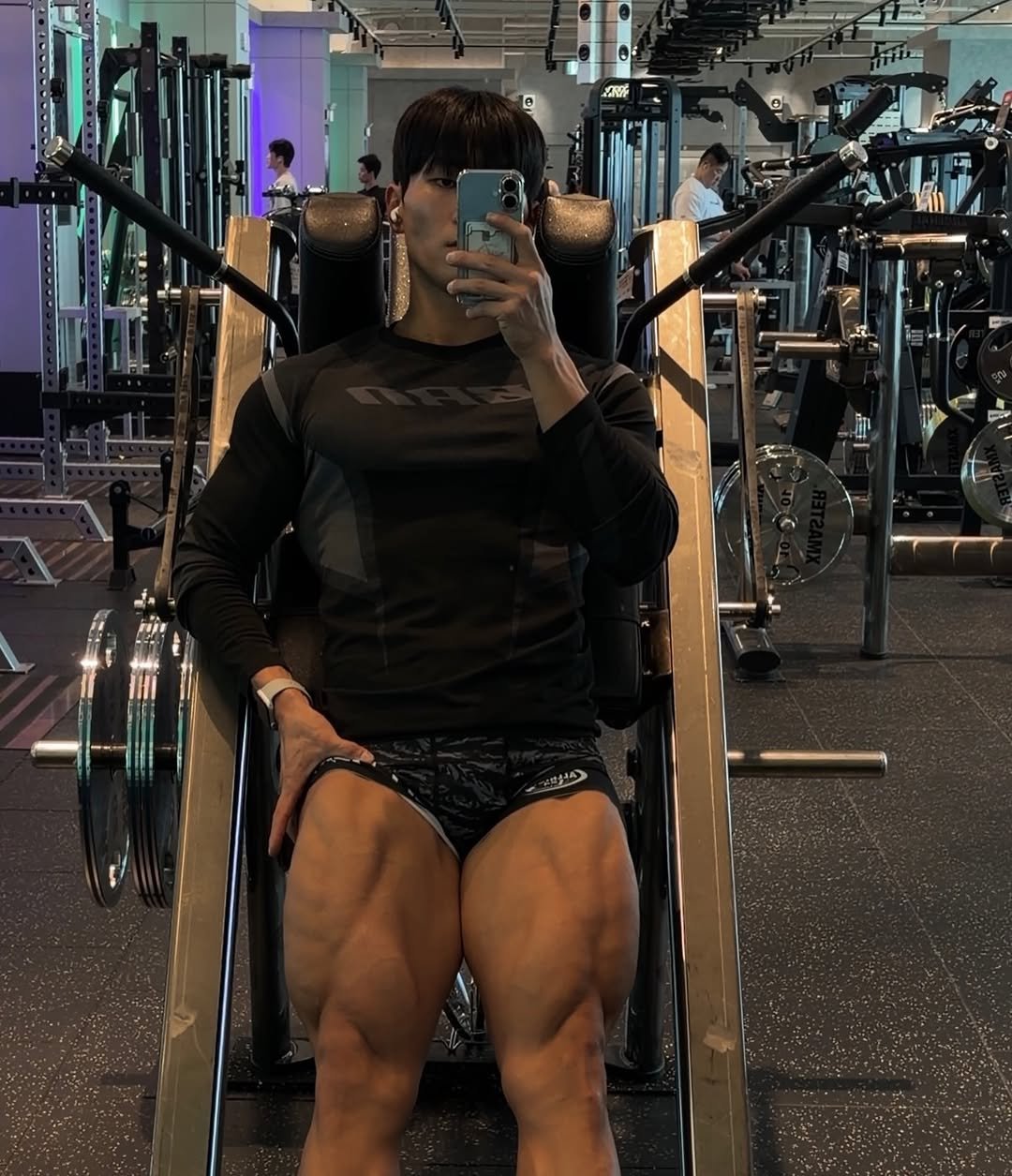 gt_fit_dudu 게시물 이미지: Leg Day 🦵

햄스트링을 먼저 활성화한 뒤
스트렝스와 근비대를 함께 가져가는...