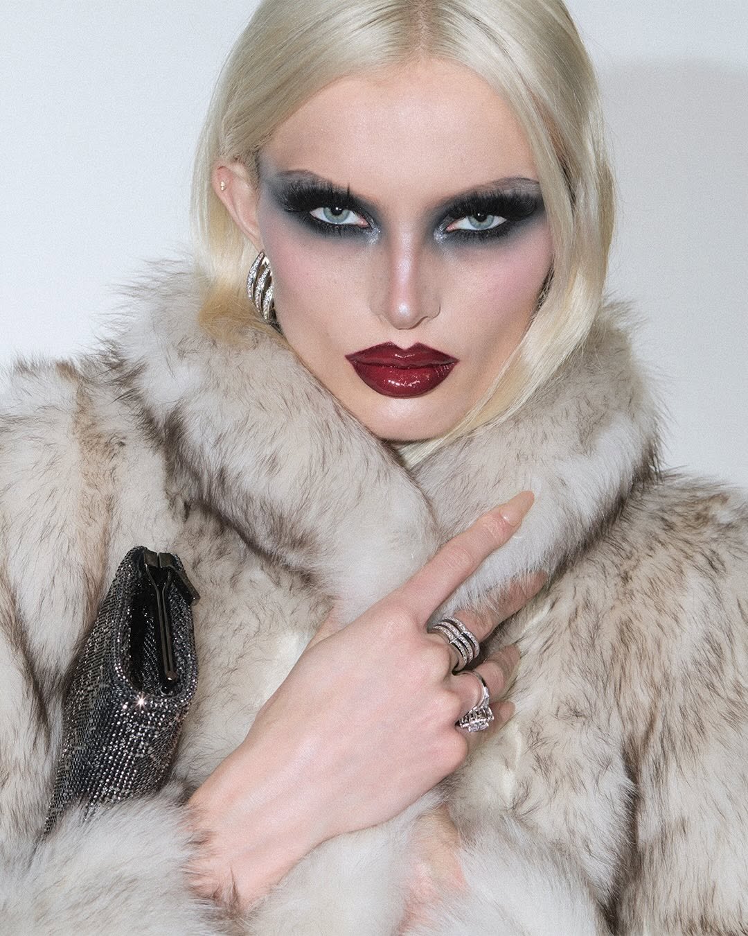 gucci 게시물 이미지: RUNWAY BEAUTY

Makeup at the show revealed...