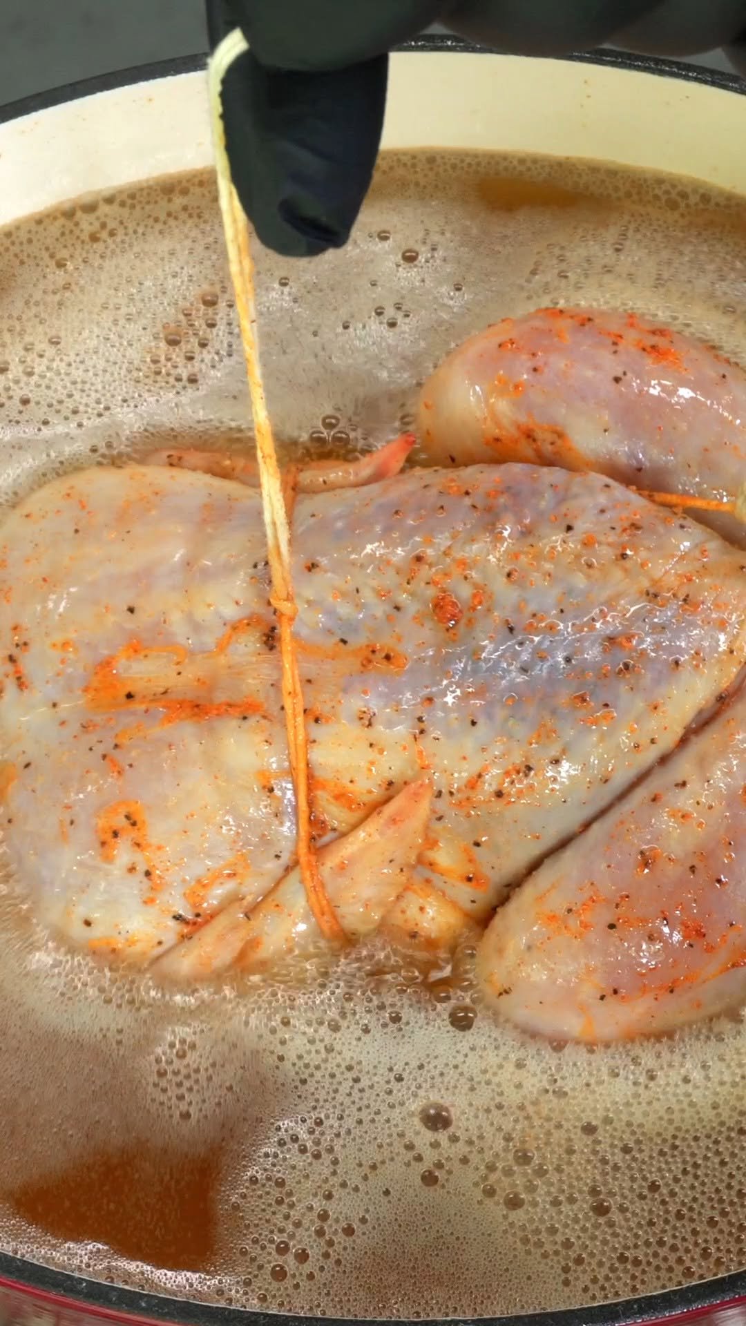 gugafoods 게시물 이미지: Boiling Chicken in 1 Gallon of BUTTER