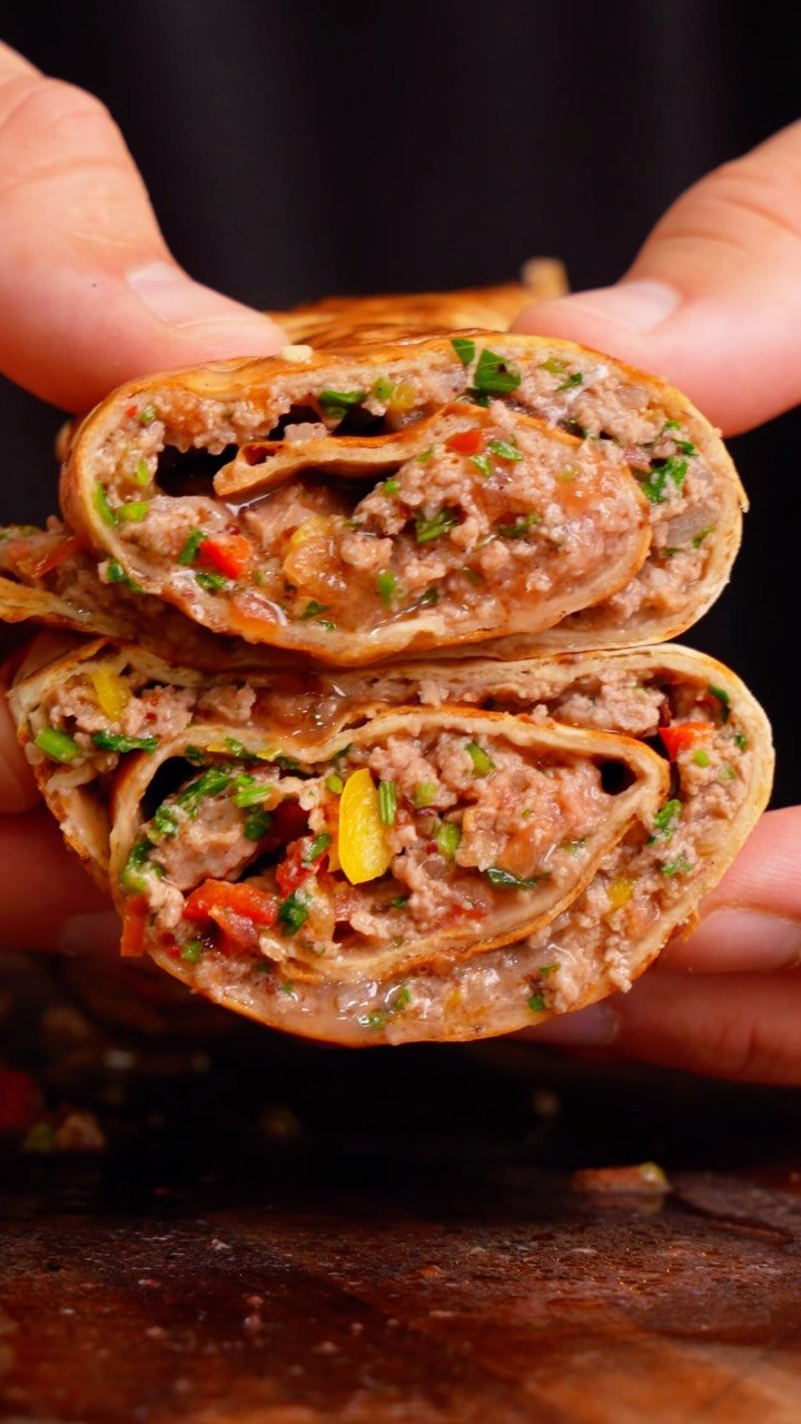gugafoods 게시물 이미지: Lahmacun Homemade!
.
@dalstrong