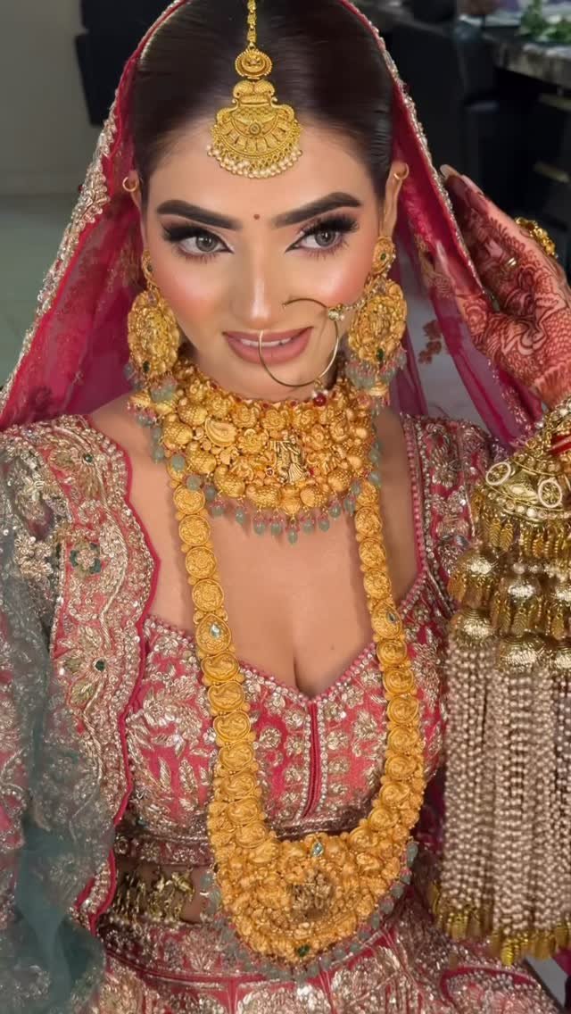 guneetvirdimua 게시물 이미지: How beautiful😍😍😍😍😍 
Senior artist bride❤️❤️❤️