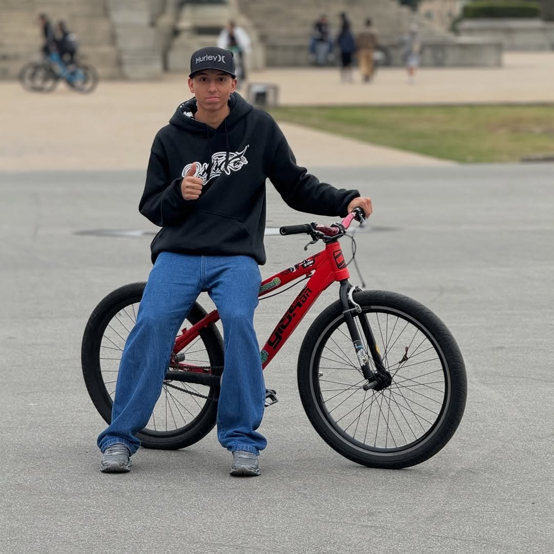 Photo shared by Gustavo Lopes on November 22, 2025 tagging @gustaawb_reserva. May be an image of segway, bicycle, wheel, scooter and text.