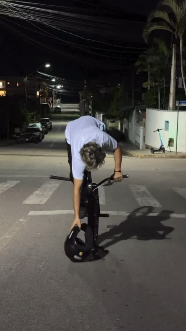 gustagrauu 게시물 이미지: Papo de capacete 🪖 🤯