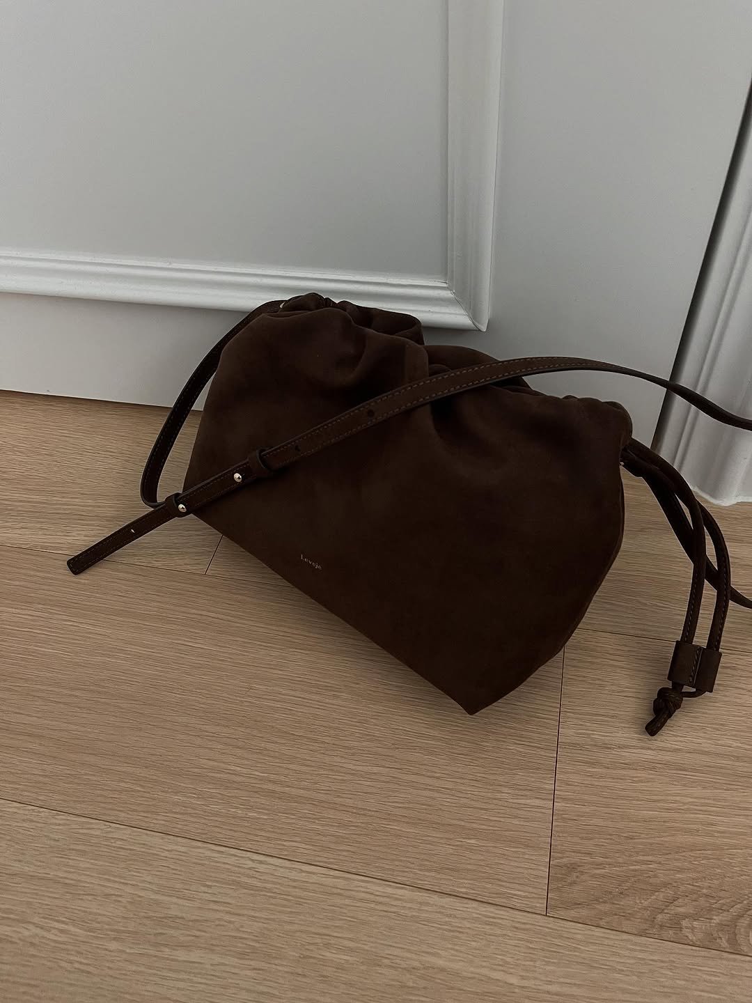 Photo shared by 패션마케터 가영 Kay Lee on October 03, 2025 tagging @leveje_official.