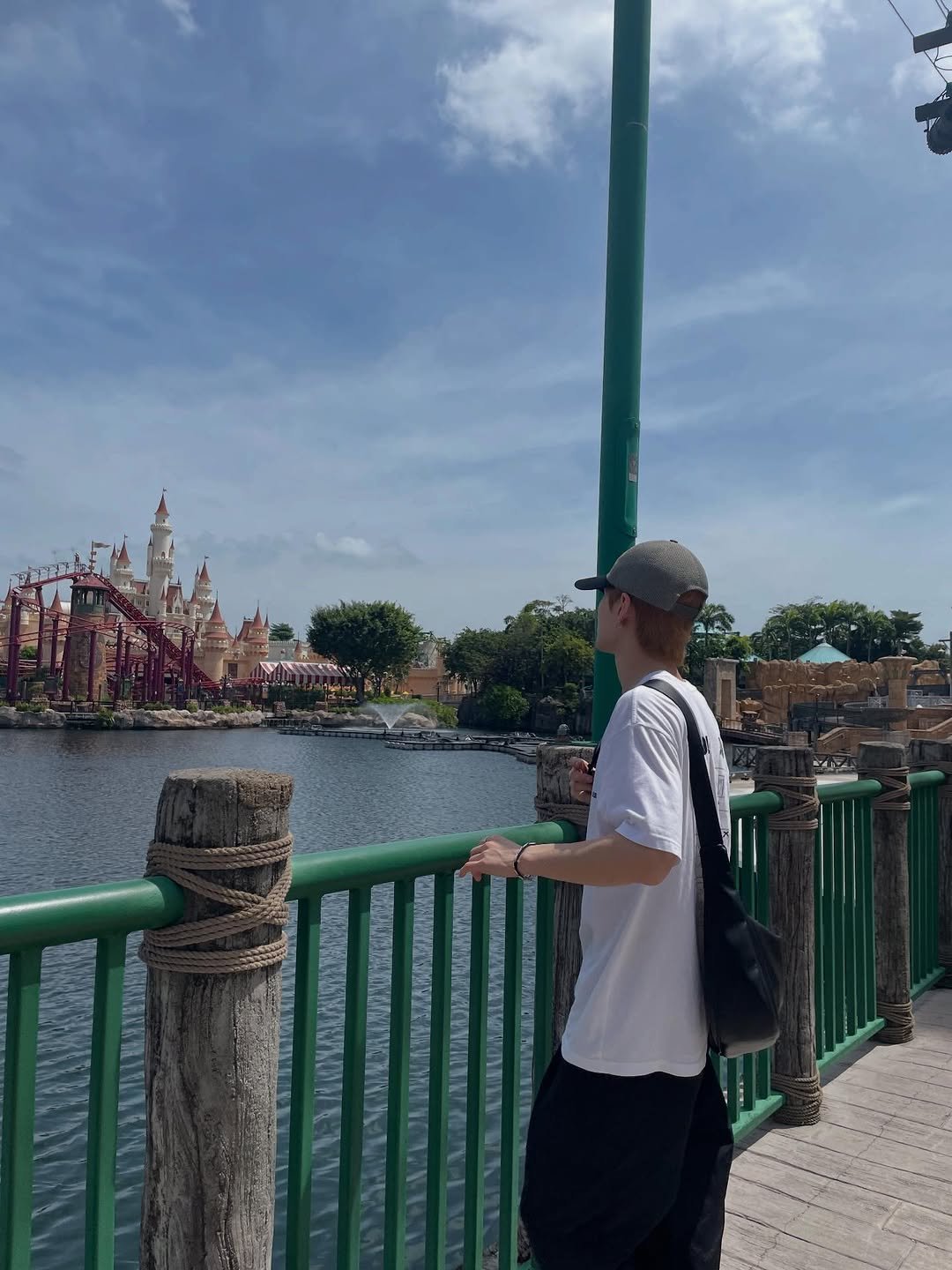 Photo by 조계현 on January 04, 2026. May be an image of roller coaster.