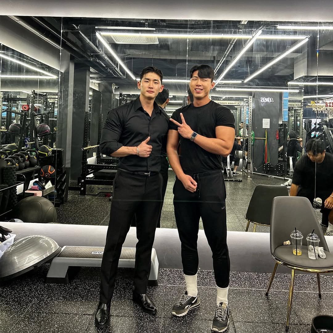 gymcity_mplee_ 게시물 이미지: 찐행복 웨이트를 입문하게 만든,,
동경하는 선수 23년 최고로 행복했던...
