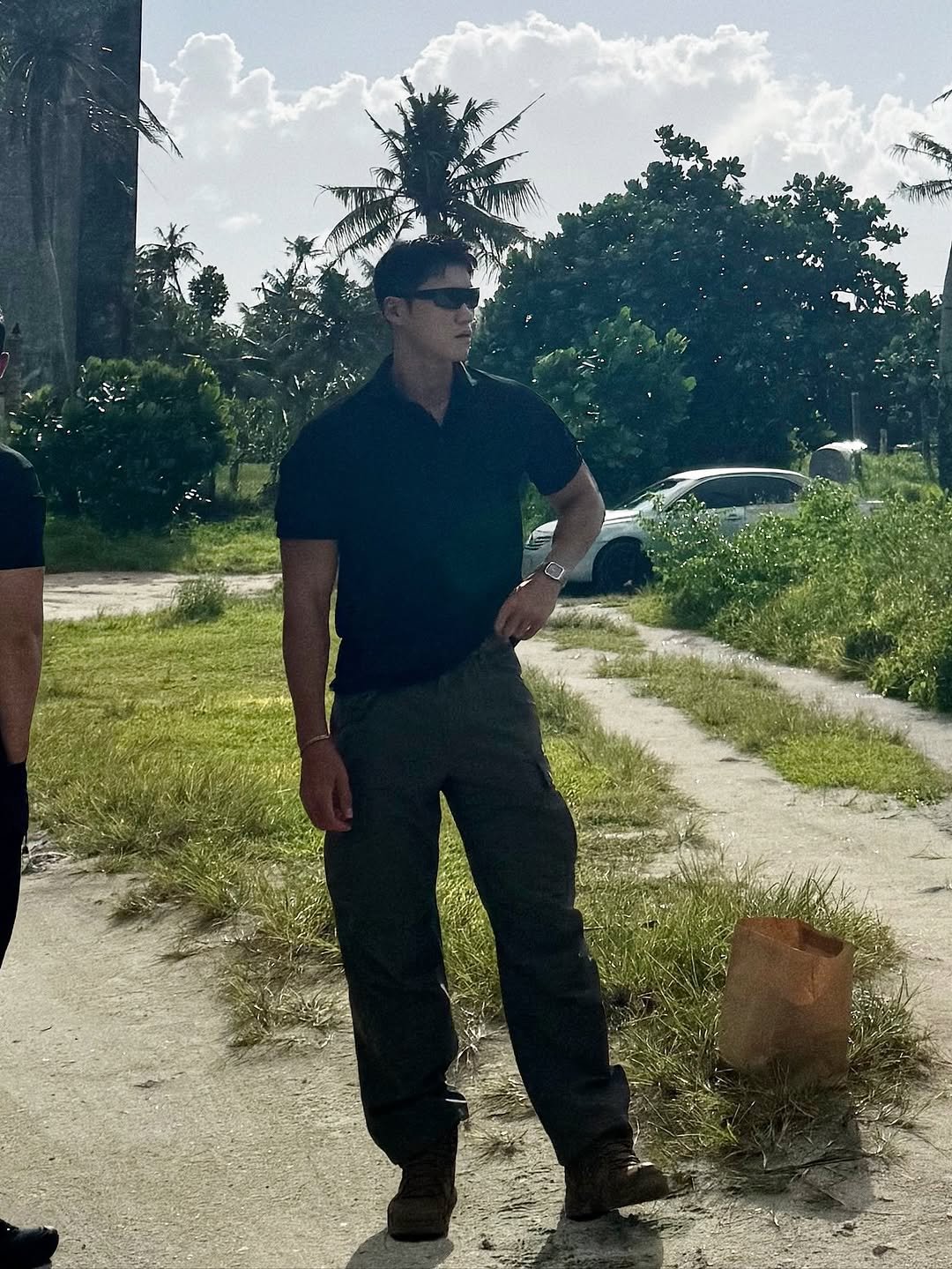 Photo by 이동규 on November 23, 2025. May be an image of standing, tree and text.