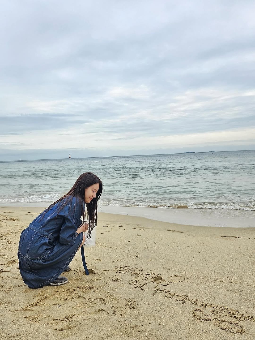 Photo by 장규리 on October 03, 2025. May be an image of ocean and beach.