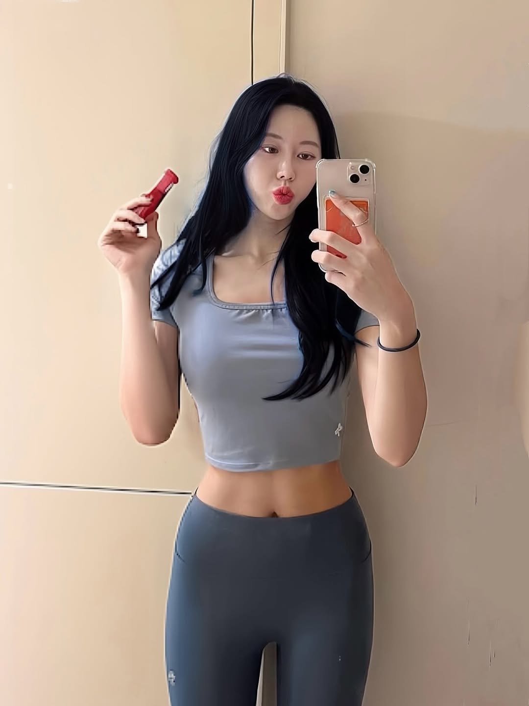 Photo shared by 흿 on August 07, 2025 tagging @ilo.official.kr. May be a selfie of 1 person, hair, phone, top and text.