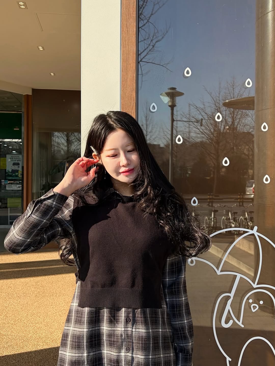 Photo shared by 흿 on January 30, 2026 tagging @ririnco_official. May be an image of one or more people, hair, duffle coat, turtleneck, beret and text.