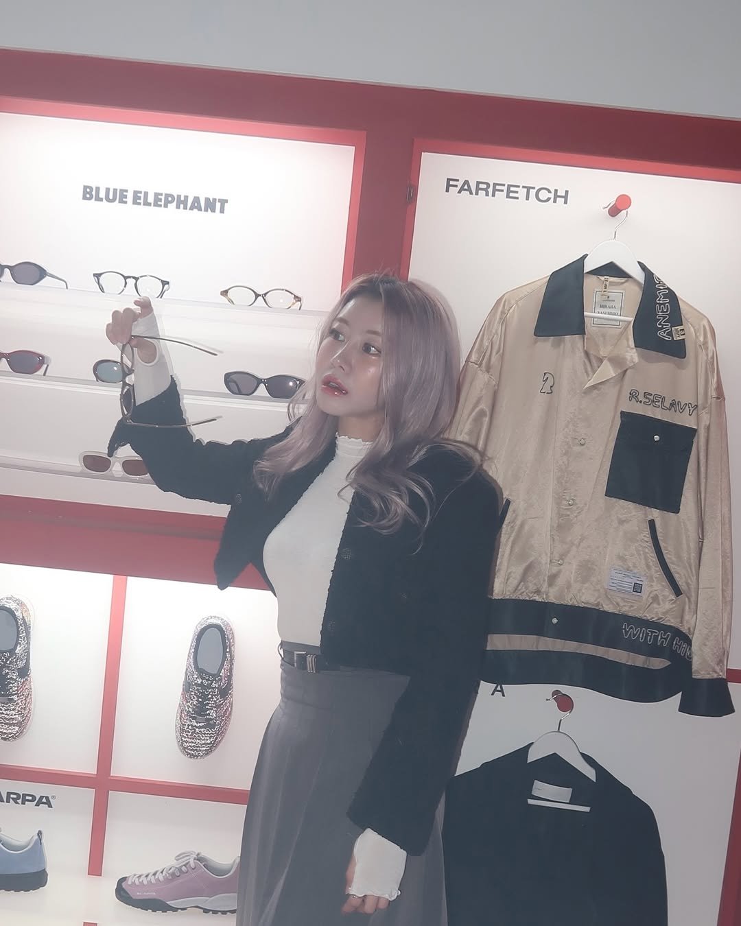 Photo by 흿 in Pie Factory Studio with @farfetch, @brandazine, and @blueelephant.co.