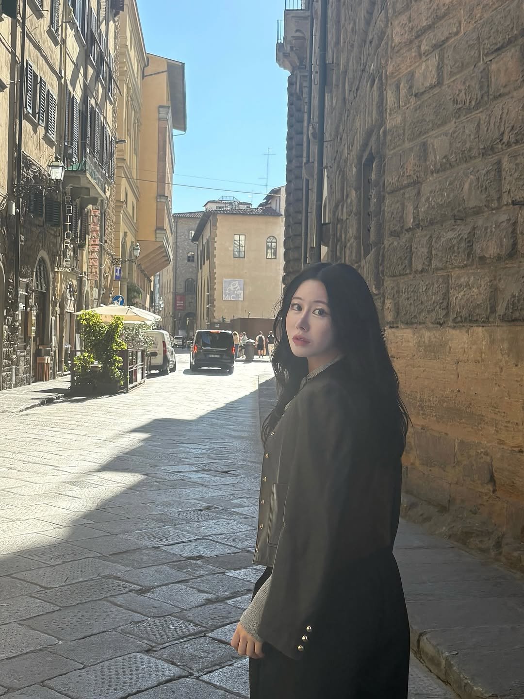 Photo shared by 흿 on October 21, 2025 tagging @baieoud_official.