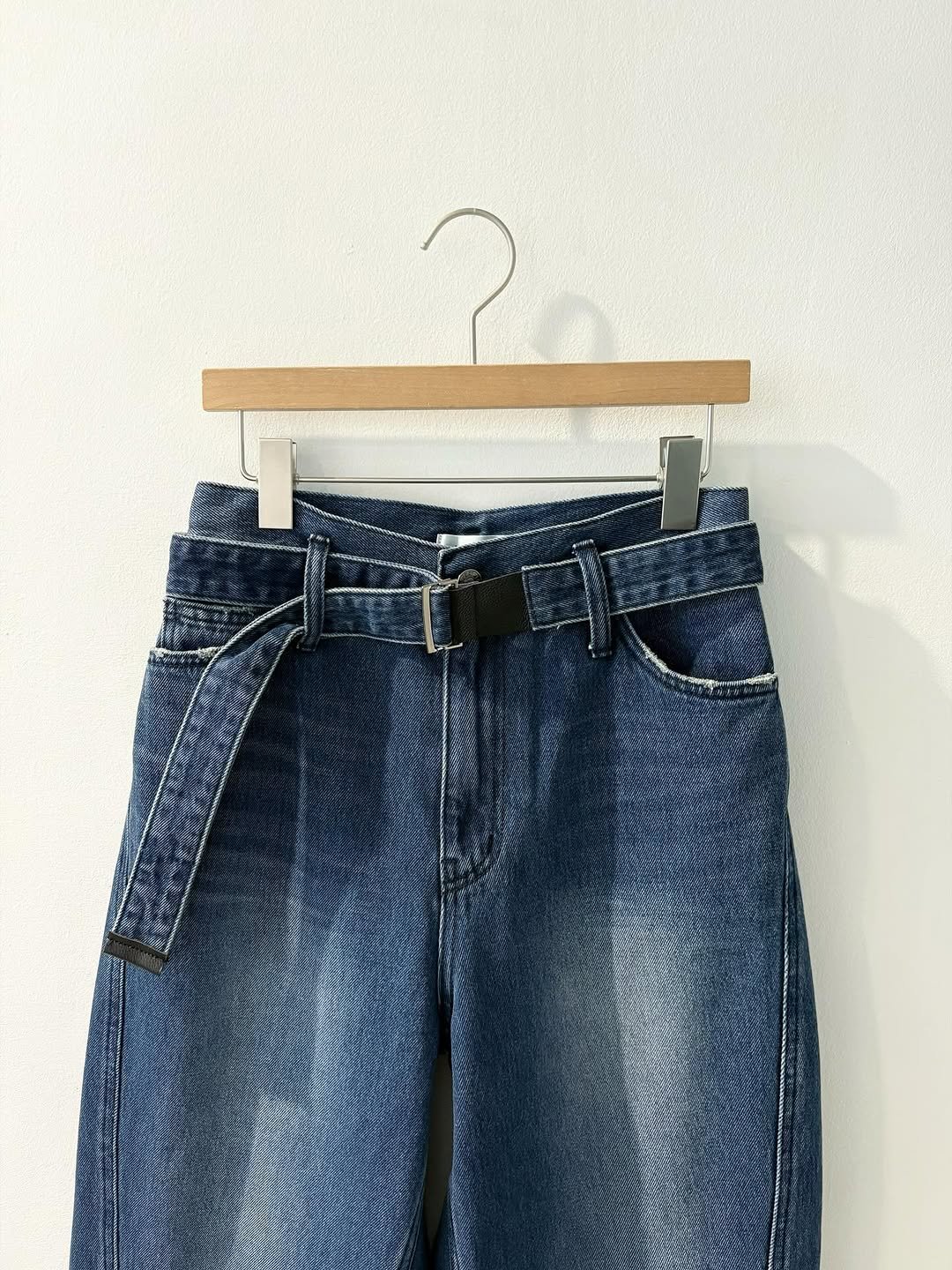 Photo by 에이치에뜨레 김해점 on November 08, 2025. May be an image of text.