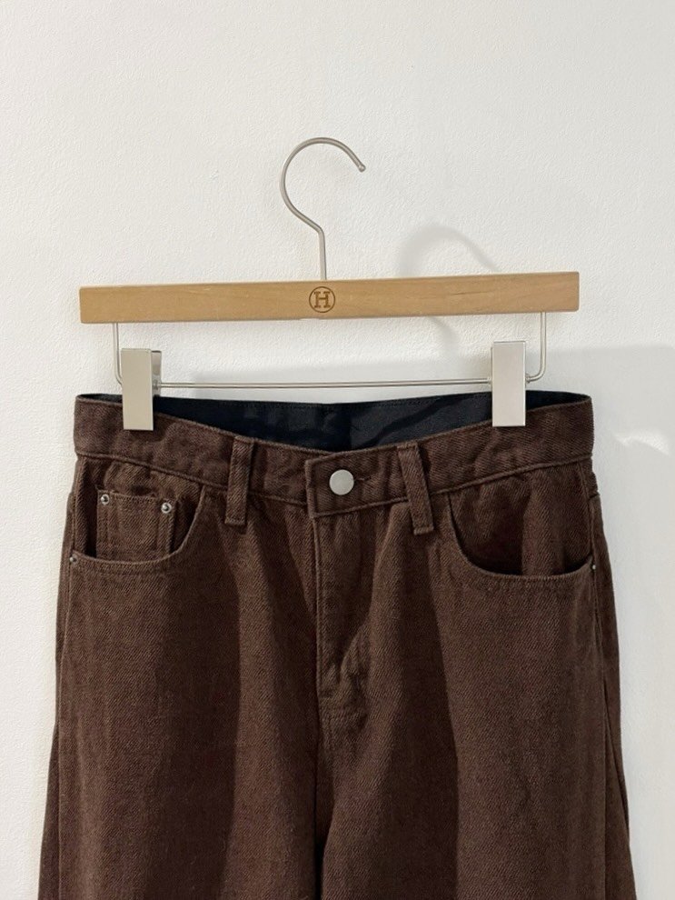 Photo by 에이치에뜨레 김해점 on November 11, 2025. May be an image of text.