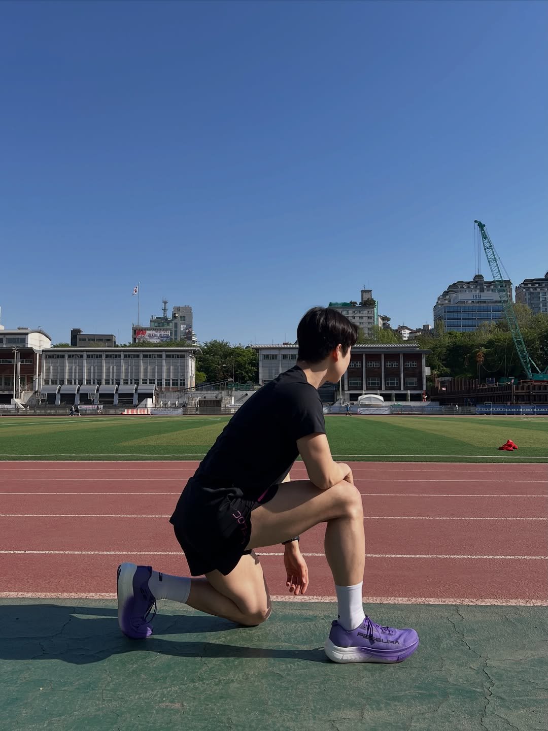 h_runner_physio 게시물 이미지: 퇴근이 늦어도 주 1회는 트랙에서 인터벌을 뛰고 있습니다.

페이스를 높일 때...