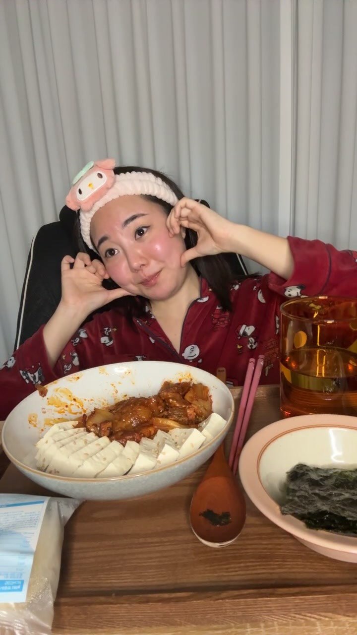 h_yun_ji_ 게시물 이미지: 언니들 다요트 언제하냐구 묻지마셔 
지금 나 두부김치 먹잖아🤍