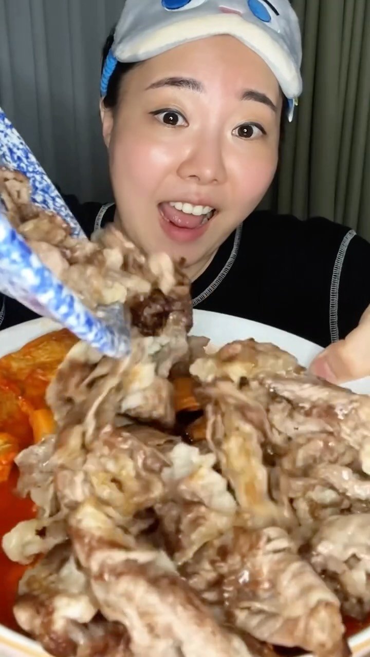 h_yun_ji_ 게시물 이미지: 품절대란 떡볶이..❤️🔥먹어봤어요!🤤
차돌 잔~뜩 넣어 먹으면 
떡볶이 국물에...