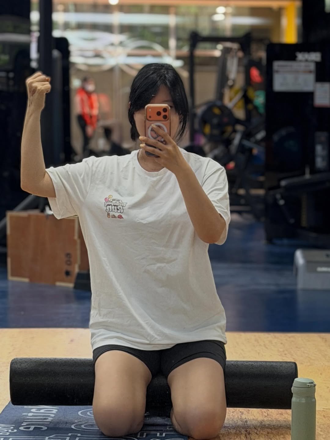 Photo by K바비하겸_다이어트레시피🌟 on April 27, 2026. May be an image of one or more people, biceps, activewear and text.