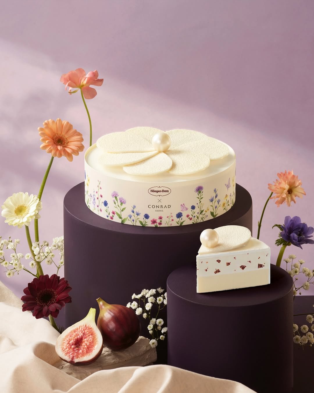 Photo by 하겐다즈 코리아 공식 인스타그램 on April 13, 2026. May be an image of wedding cake, fig, fruitcake, prairie gentian and text.