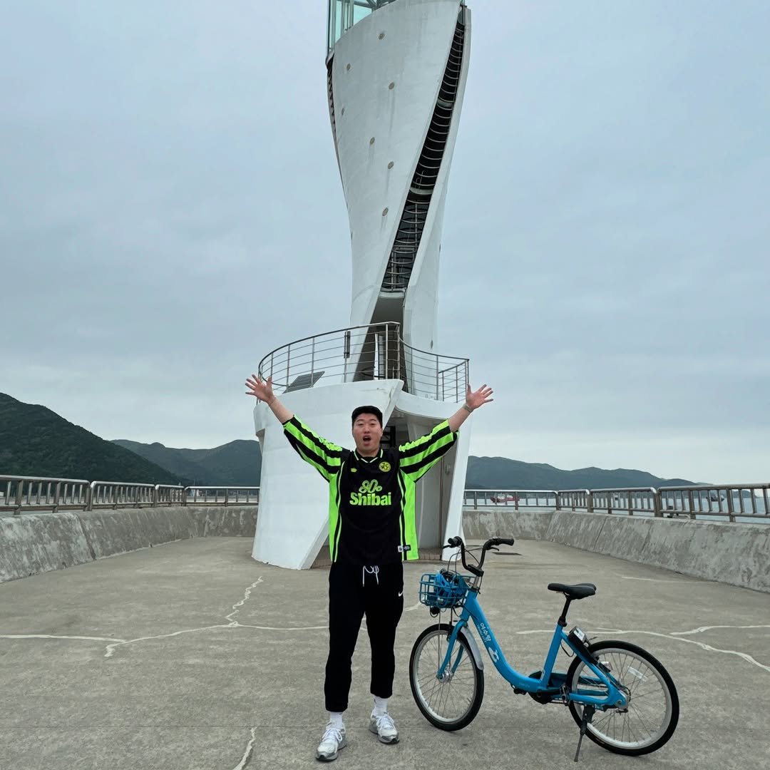 Photo by 송하빈 on July 31, 2025. May be an image of bicycle, outdoors and text.