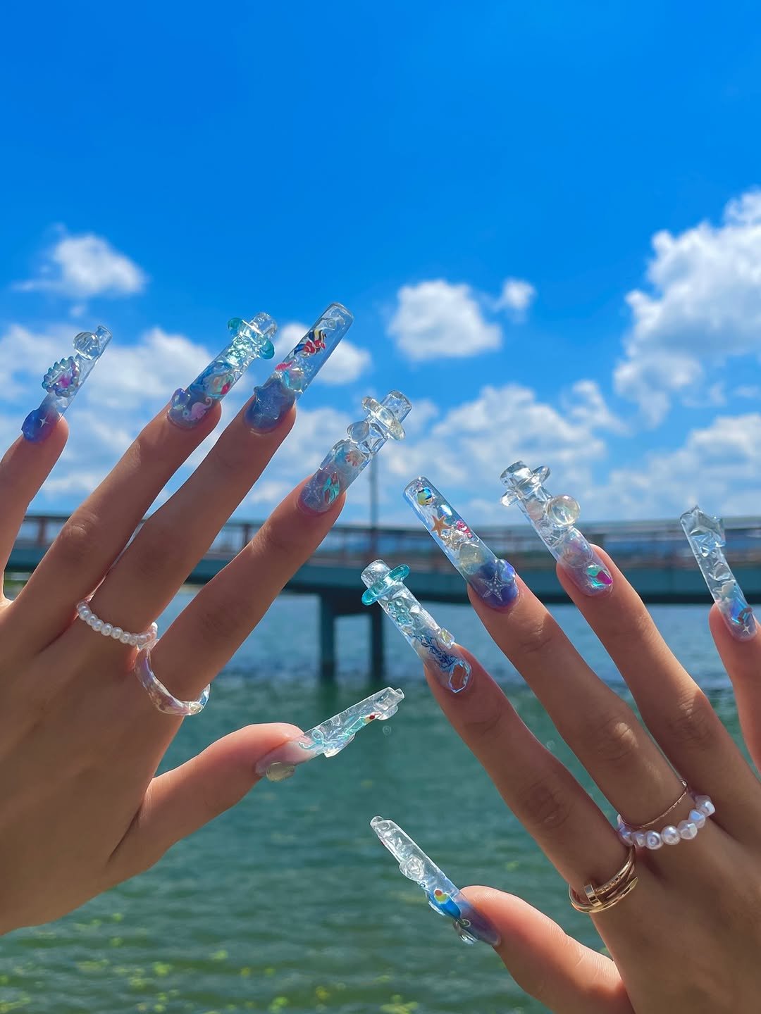 Photo by 하봄 on July 13, 2025. May be an image of one or more people, fingernails and text.