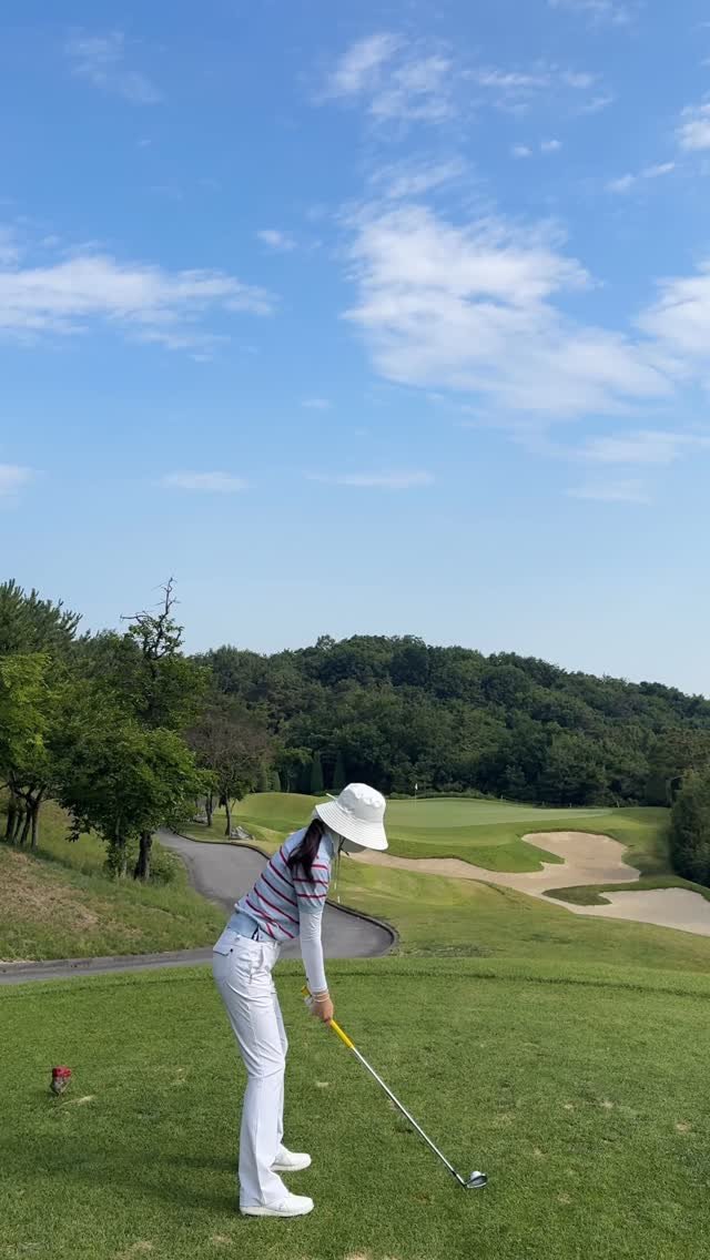 haebbi_golf 게시물 이미지: 행복한 필드 데이 🌸🩷

@fitterest_kr 
@munsingwear.kr