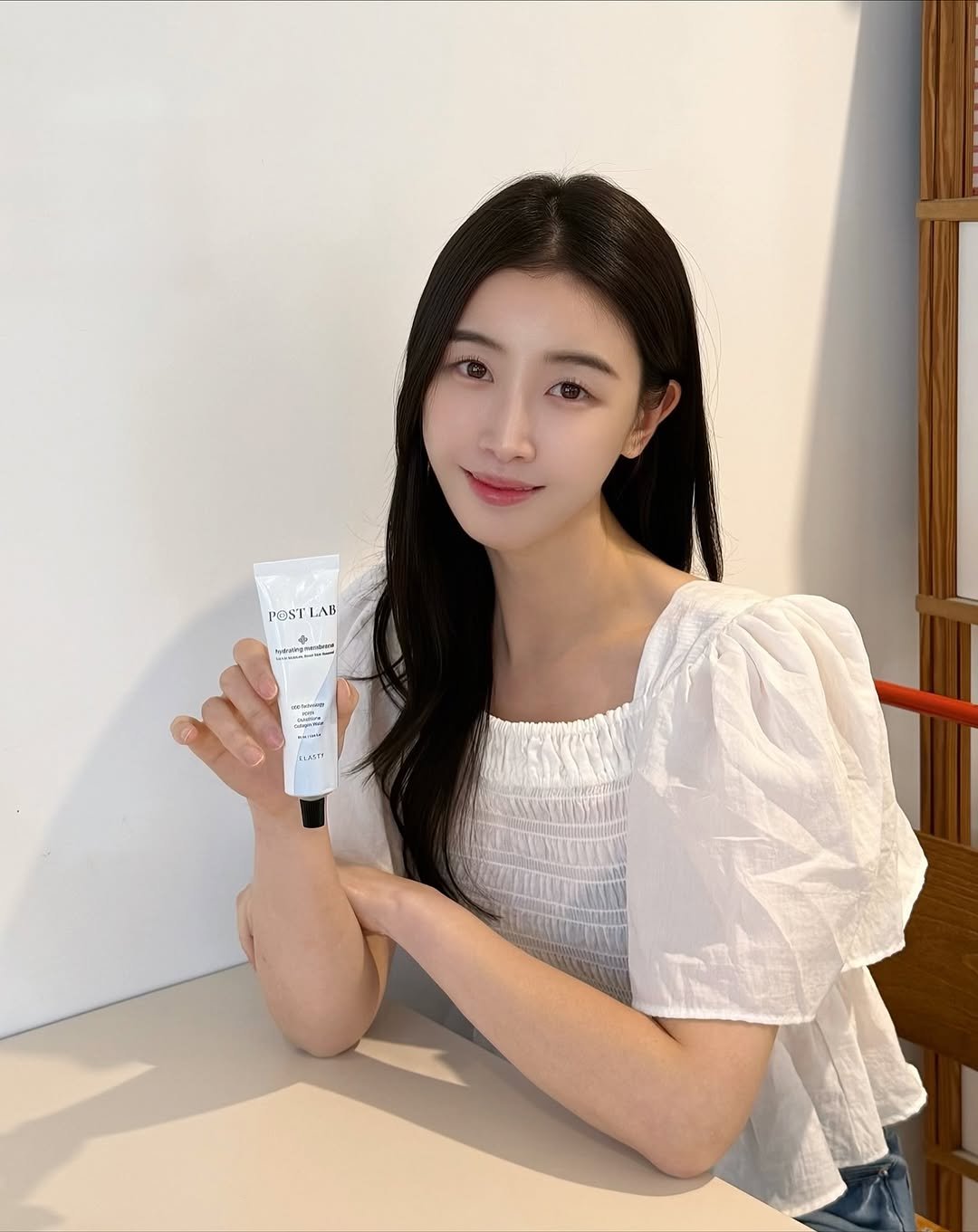 Photo shared by 해롱이 ❤️ on November 12, 2025 tagging @postlabofficial. May be an image of hair product and text.