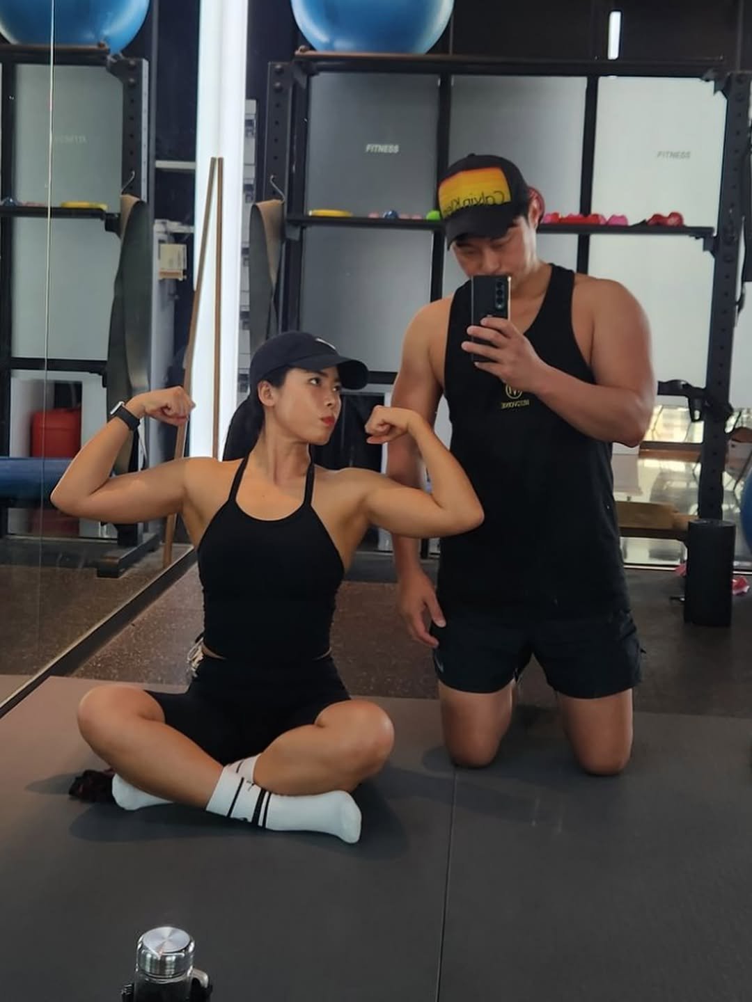 Photo shared by 해원칭 I 다이어트•운동•건강 on June 10, 2025 tagging @radiant__lee, and @radi.ching. May be an image of 2 people, biceps, activewear, punching bag and text.