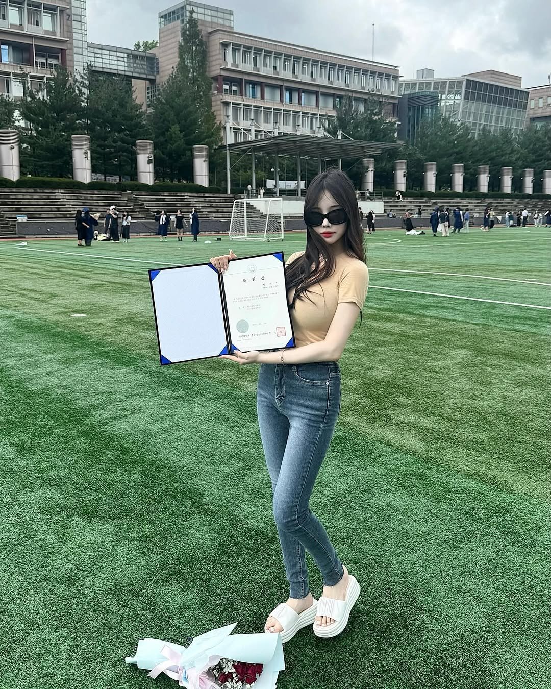hahahazwoo 게시물 이미지: 대졸 지우 @kookmin.univ