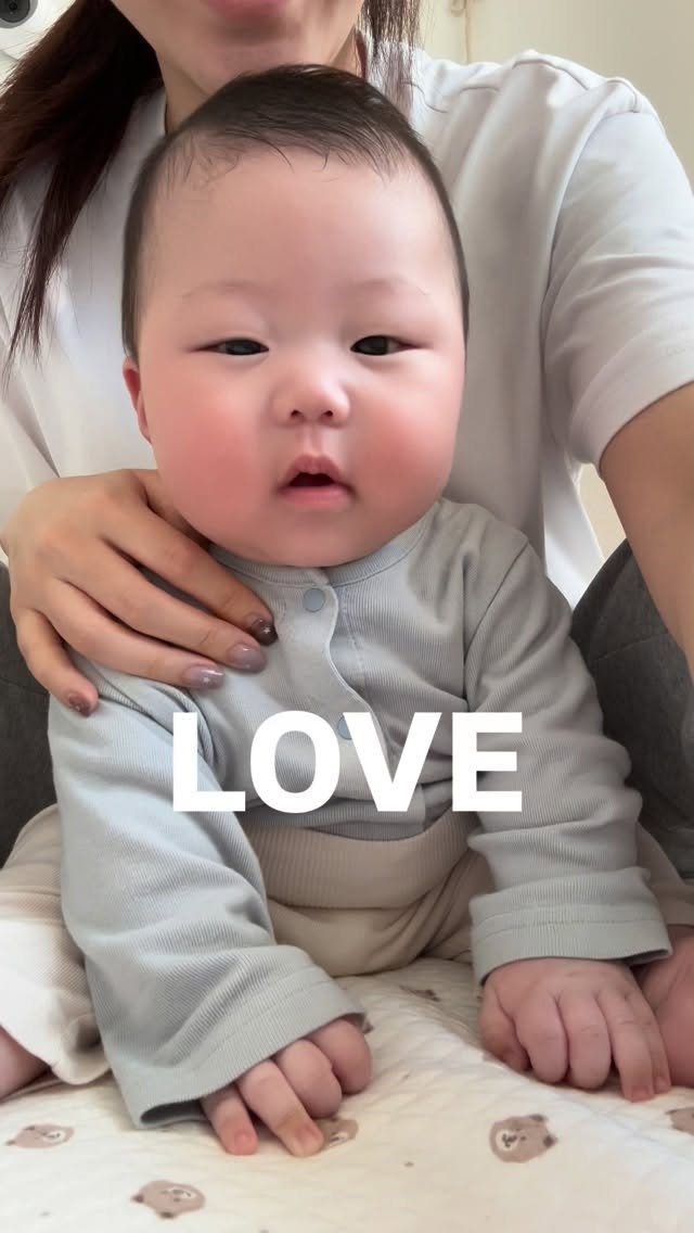 hailey_world__ 게시물 이미지: 유누는 LOV😬🤍
#유누#5개월아기#아기