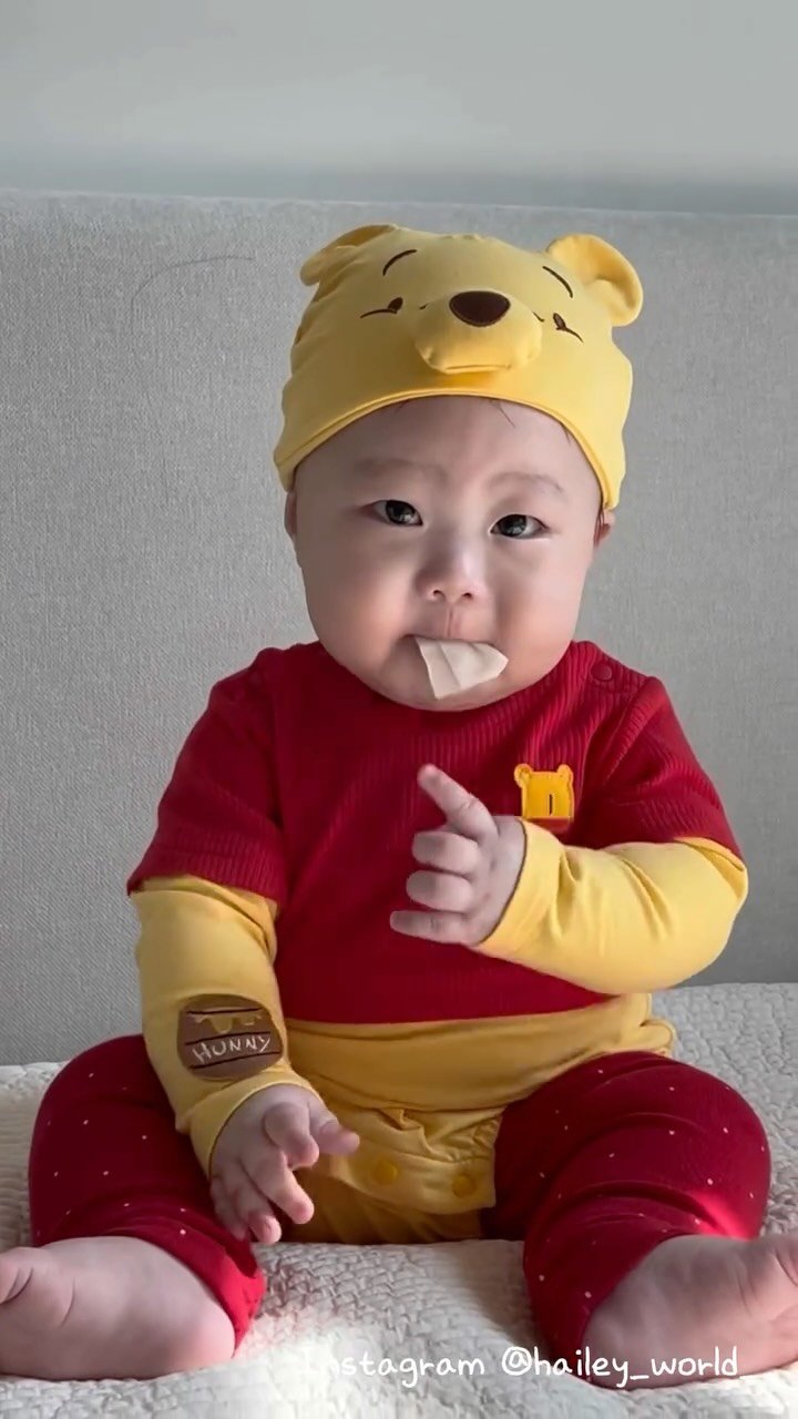 hailey_world__ 게시물 이미지: 윤후가 좋아하는 구강티슈🦷🧻✨
분유와 이유식을 혼합하니 자연스레 걱정되는 구강...