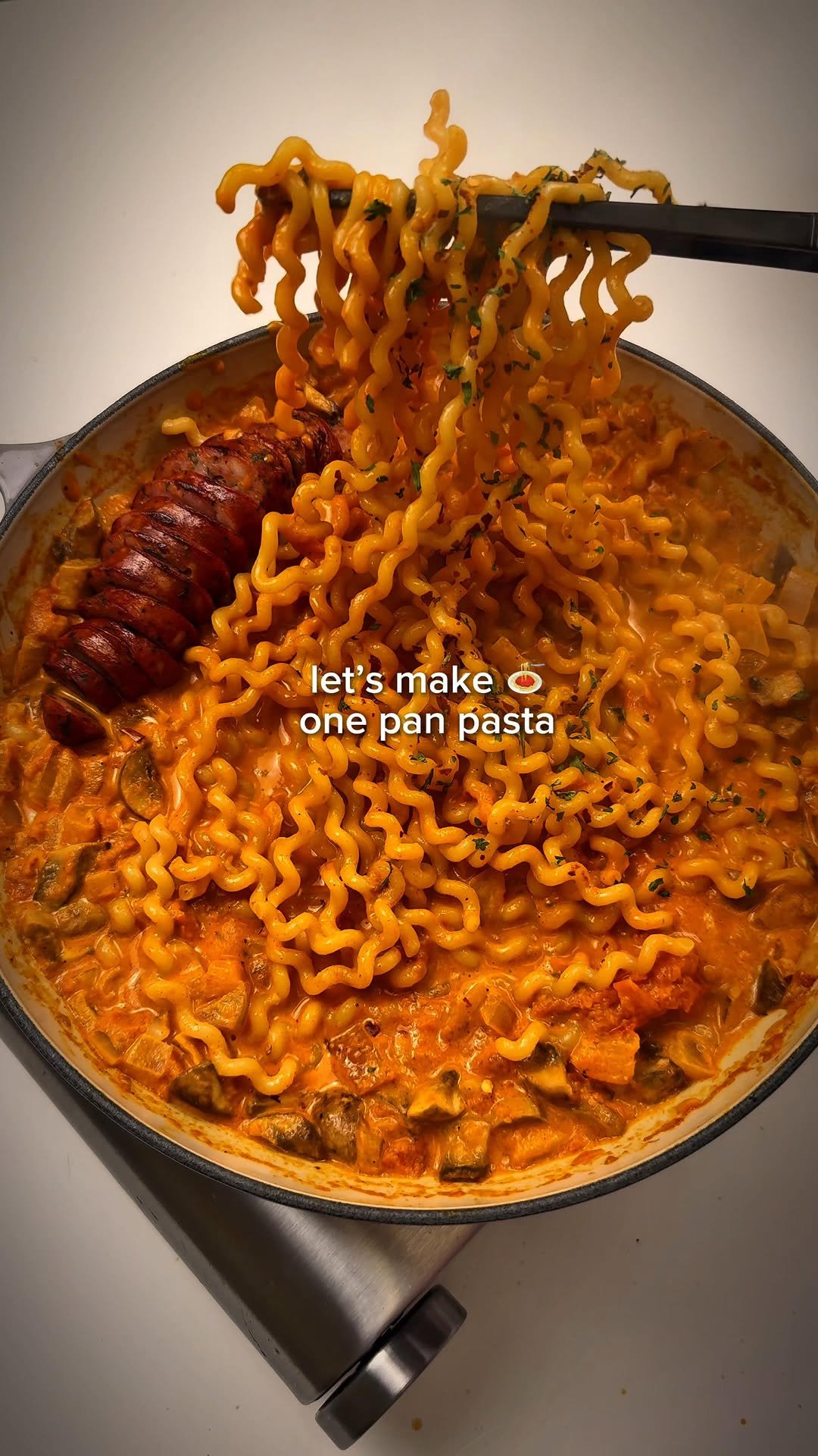 haileyateit 게시물 이미지: This ain’t your average one-pan pasta...