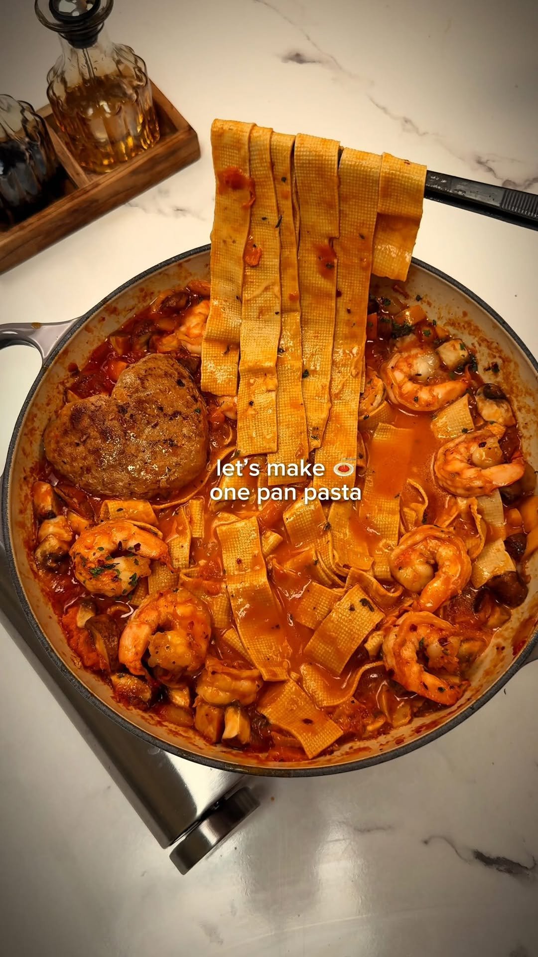 haileyateit 게시물 이미지: This ain’t your average one-pan pasta🍝 Juicy...