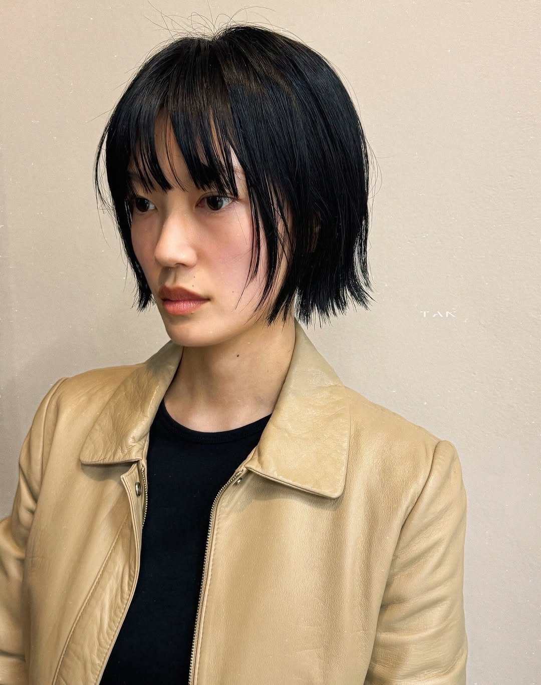 Photo by TAN hair studio _ 혜 원 in 탄헤어스튜디오. May be an image of one or more people, bangs and text.