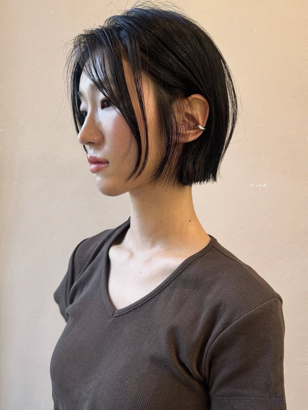 Photo by TAN hair studio _ 혜 원 in 탄헤어스튜디오. May be an image of one or more people, hair, headdress and text.