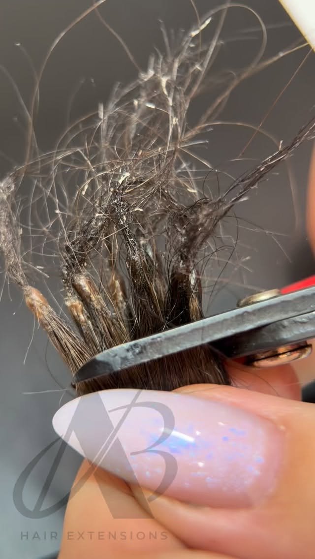 hair_extension_la 게시물 이미지: She pulled them out 😱😢

In the video, you can...