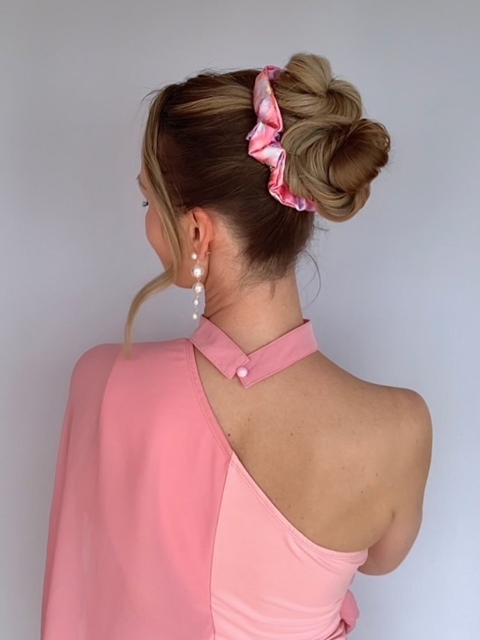 Photo by Claudia | Hairstyles on January 16, 2026. May be an image of one or more people, hair, hairpin, bow, barrette and text.