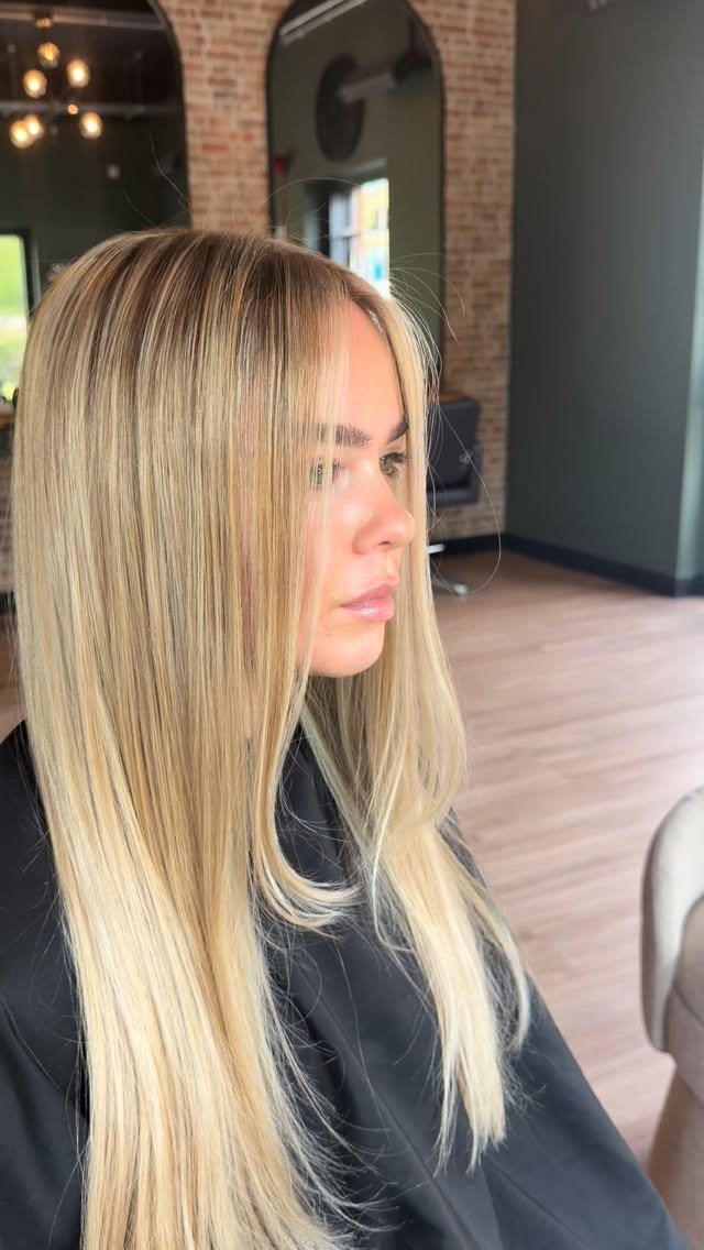 hairbyhollyx_ 게시물 이미지: Blonde, but make it luxury ✨

Soft, seamless...