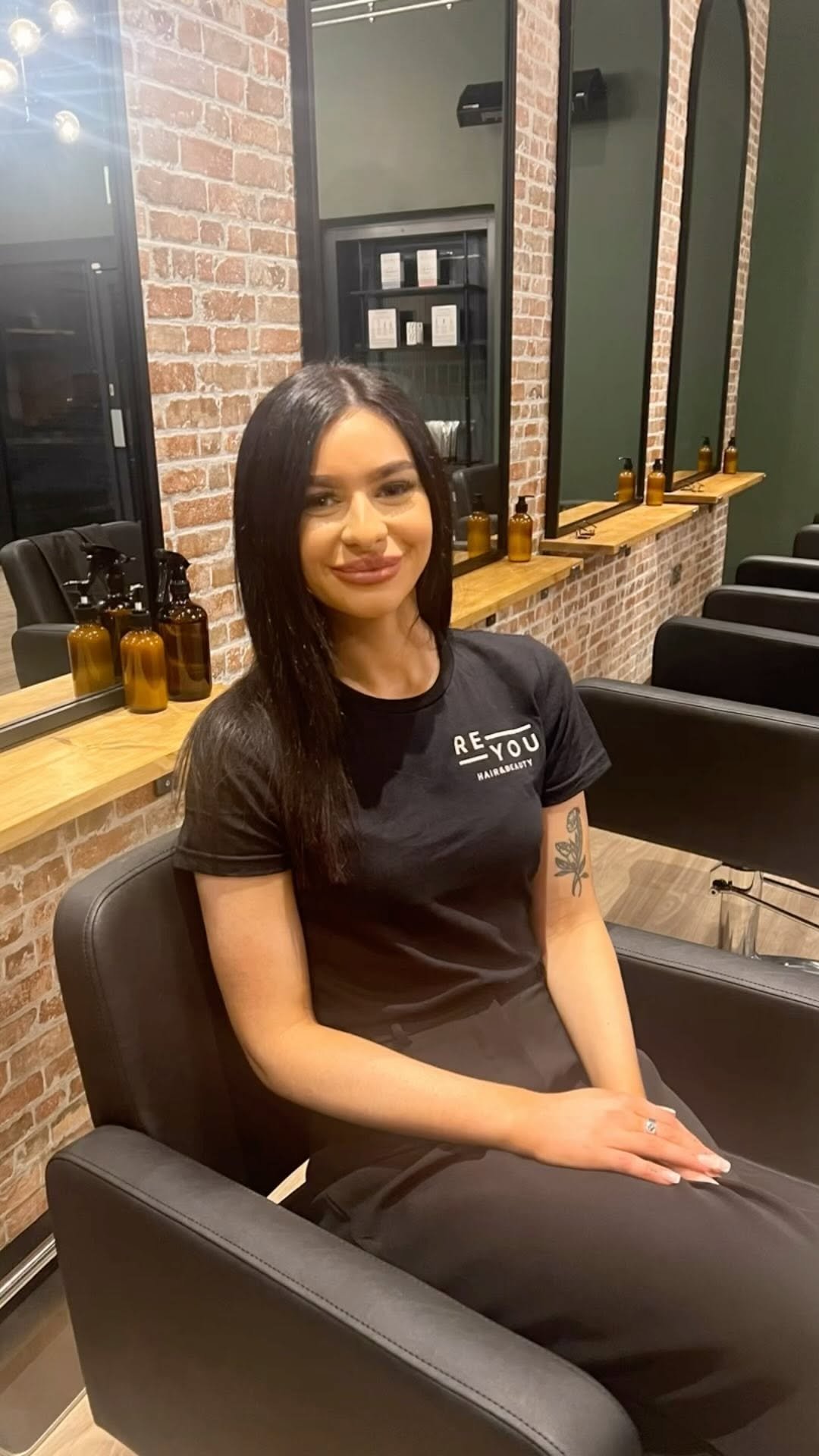 hairbyhollyx_ 게시물 이미지: 𝐍𝐄𝐖 𝐋𝐎𝐂𝐀𝐓𝐈𝐎𝐍 𝐀𝐋𝐄𝐑𝐓 🚨 

I am now working In the...