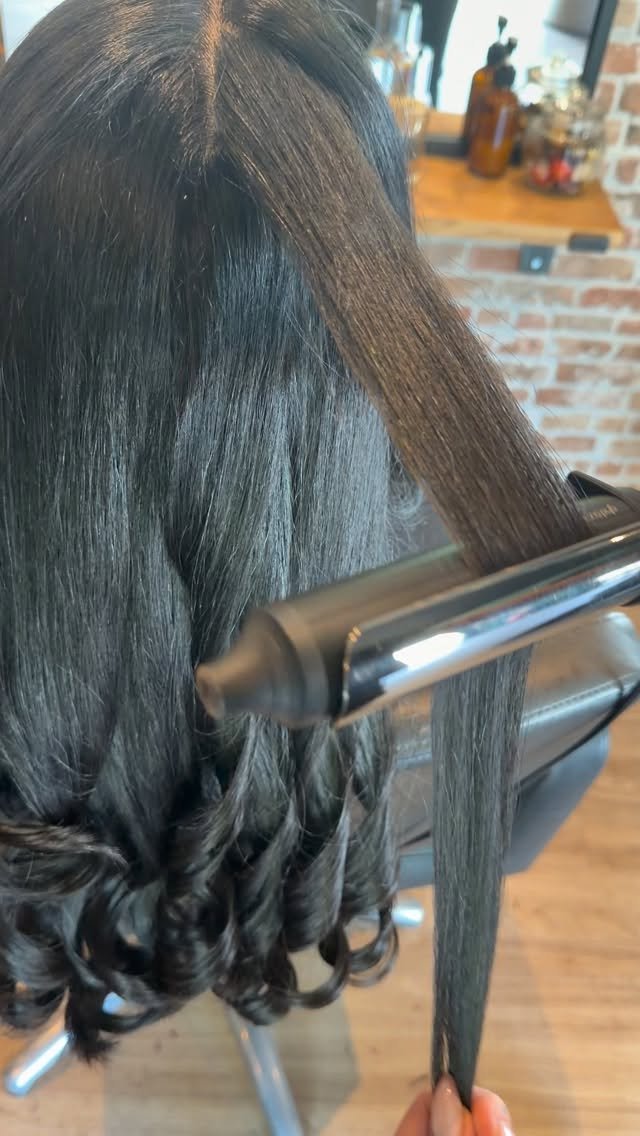 hairbyhollyx_ 게시물 이미지: Bouncy blowdry that's literally goals! 🫶🏼🤍...