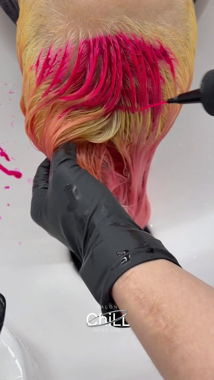 haircolor_bj 게시물 이미지: 백금발베이스는 손상도가 높은만큼 퇴색이 빠르기에
퇴색되도 잔류할 수 있는 브라운을...