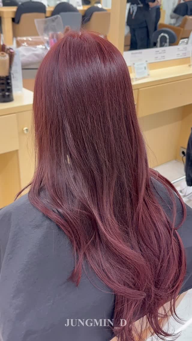hairdia_suwon 게시물 이미지: 개성있게 고급스런
#레드브라운 #레드와인염색 

고객님의 니즈와 무드에...